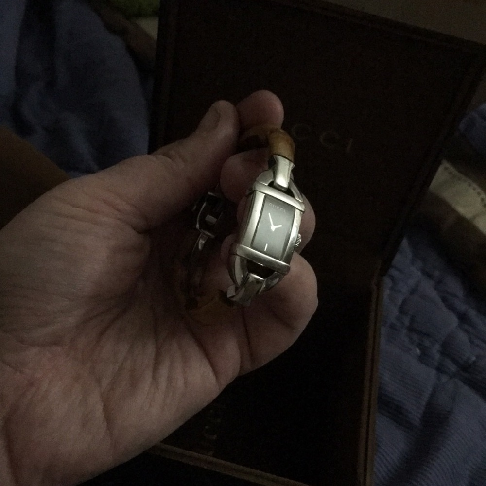 COPY - Gucci bamboo watch. Broken band. Plz rd